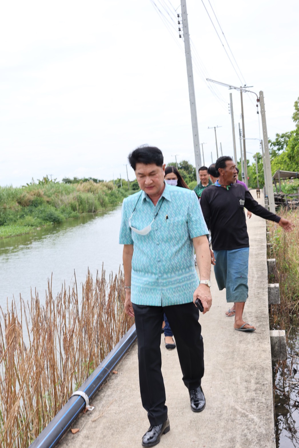 ลงพื้นที่มอบสิ่งของ และเงินช่วยเหลือผู้ประสบเหตุวาตภัย