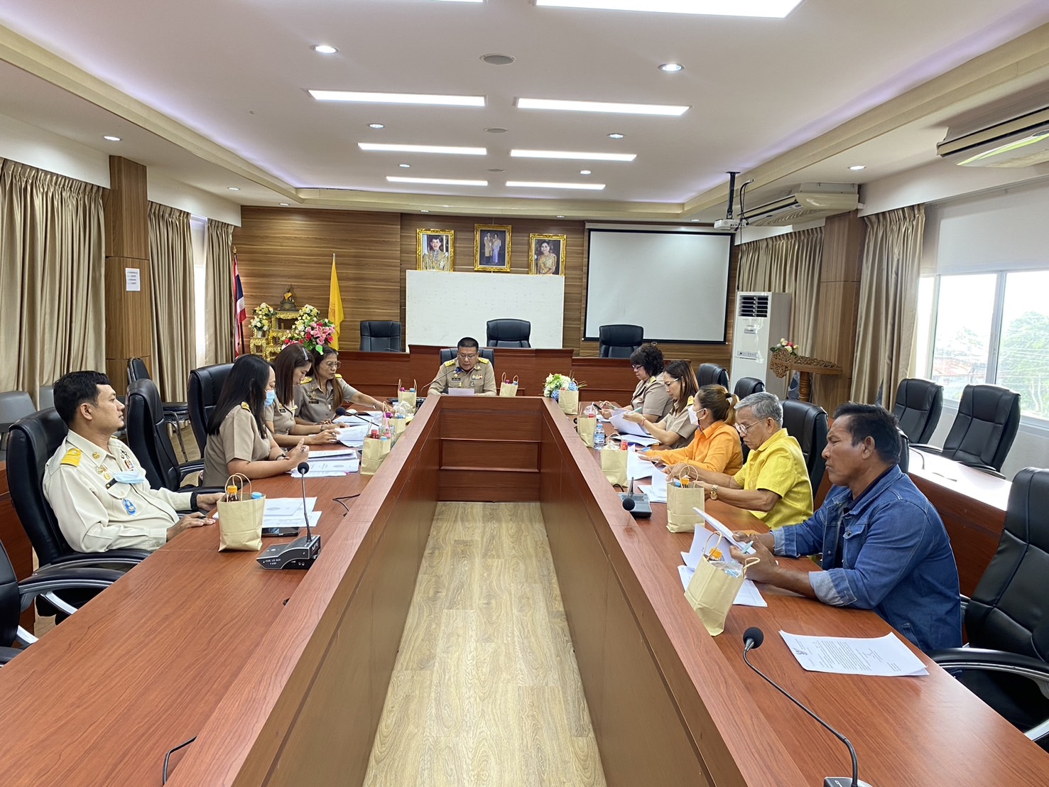 การประชุมคณะกรรมการสนับสนุนการจัดทำแผนองค์การบริหารส่วนตำบลคลองด่าน