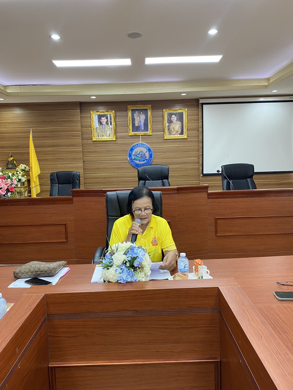ดำเนินการจัดประชุมคณะกรรมการติดตามและประเมินผลแผนพัฒนาองค์การบริหารส่วนตำบลคลองด่าน ประจำปีงบประมาณ พ.ศ.2567