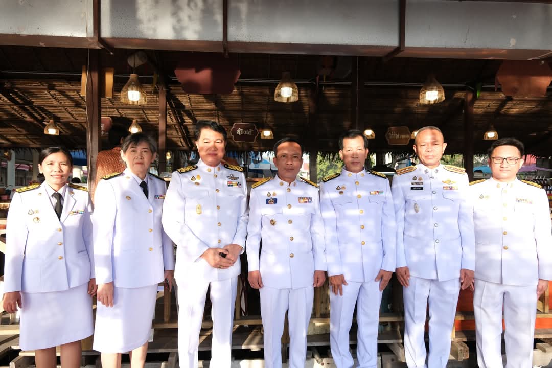 ร่วมพิธีทำบุญตักบาตรถวายพระราชกุศล&nbsp;