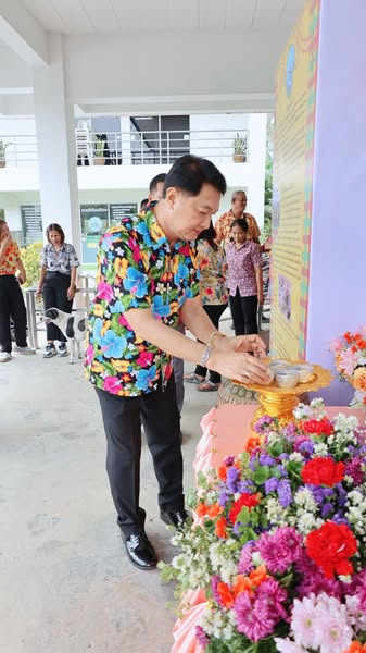 ร่วมกันสรงน้ำพระเพื่อเป็นสิริมงคล เนื่องในวันสงกรานต์ประจำปี 2568