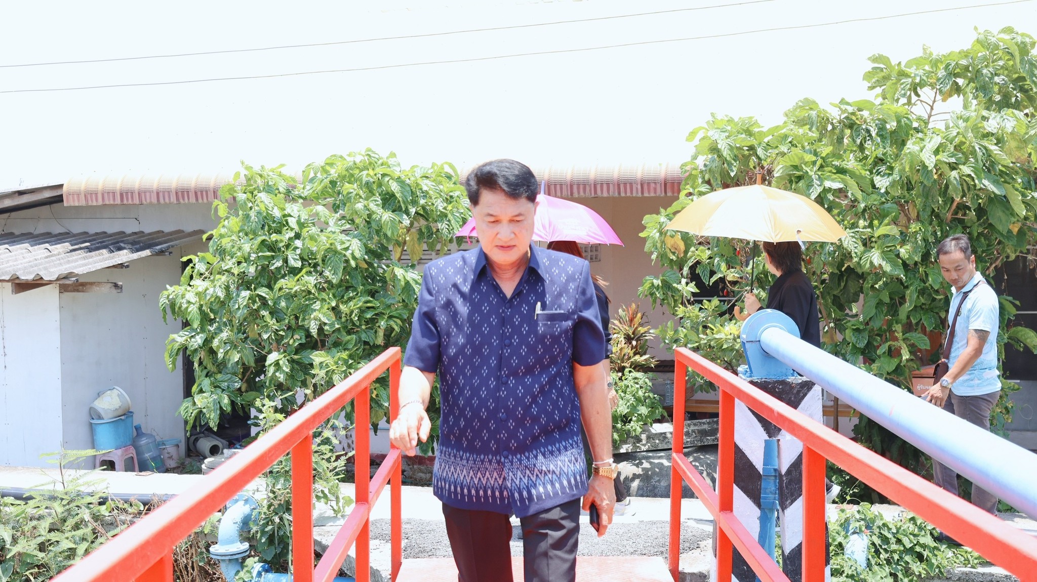 ร่วมรับถุงยังชีพพร้อมเงินสงเคราะห์แก่ผู้ยากไร้ ผู้พิการ ผู้สูงอายุ