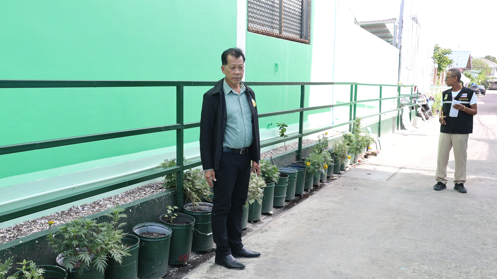 ลงพื้นที่ตรวจสอบกรณีเรื่องร้องเรียนการบุกรุกที่สาธารณะ หมู่ที่ 11