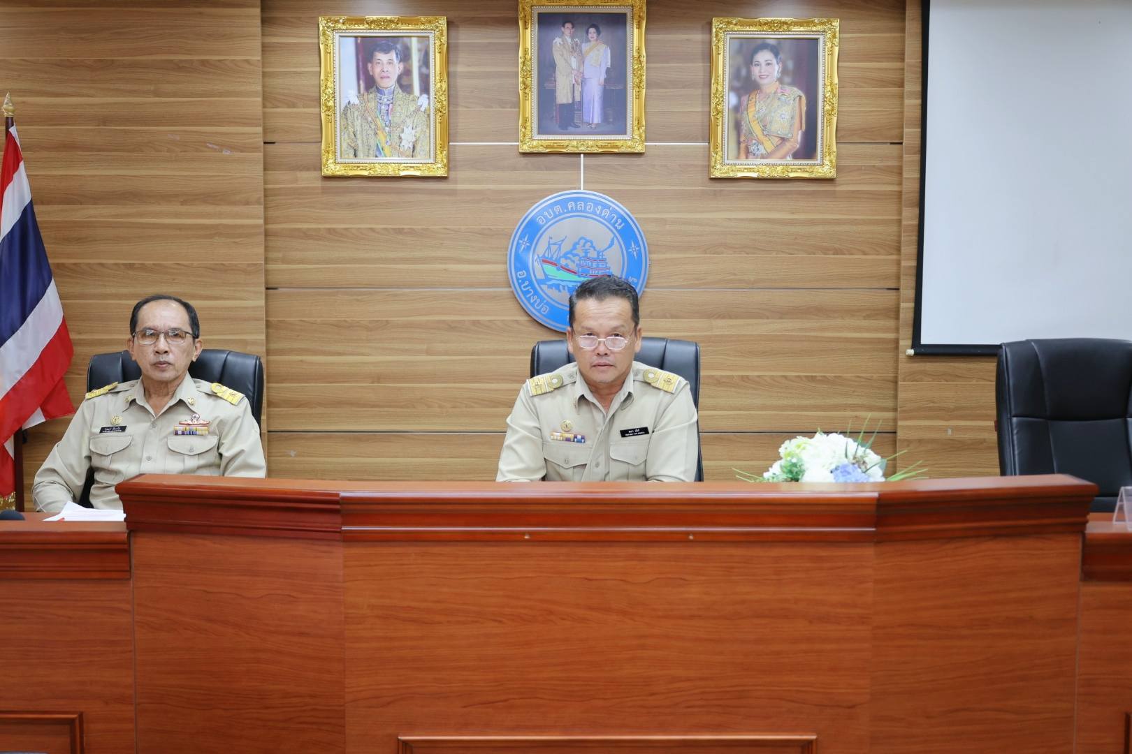 การประชุมสภาองค์การบริหารส่วนตำบลคลองด่าน สมัยประชุมสามัญ สมัยที่ ๔ ครั้งที่ ๒ ประจำปี พ.ศ.๒๕๖๘