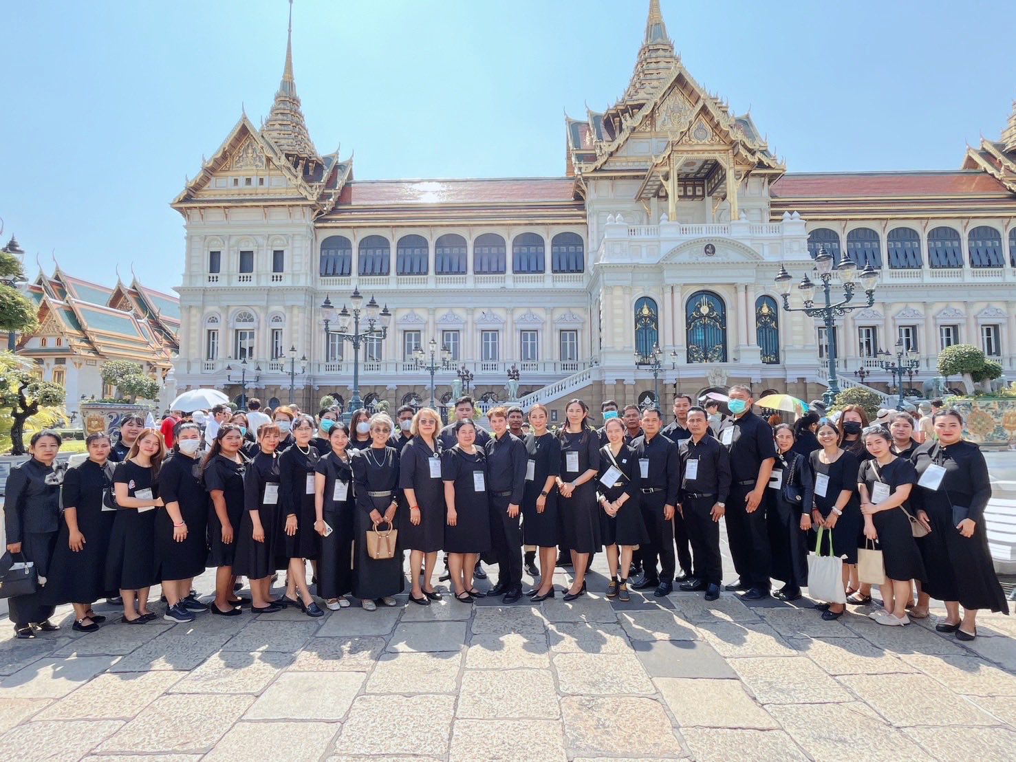 ถวายสักการะพระบรมศพ สมเด็จพระนางเจ้าสิริกิติ์ พระบรมราชินีนาถ พระบรมราชชนนีพันปีหลวง